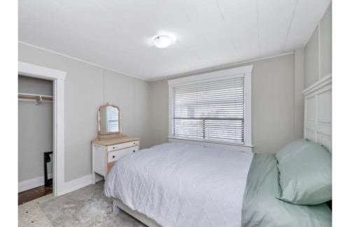 Youbou House | Youbou Lakefront Getaway Relax And Unwind