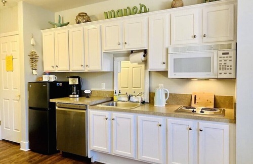 Huddleston Apartment | You’ll LOVE being here! We’ll LOVE have you here! Life just got better. ☀️