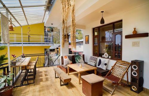 Bhagsu Nag Hostel | Young Monk Hostel & Cafe Dharamkot