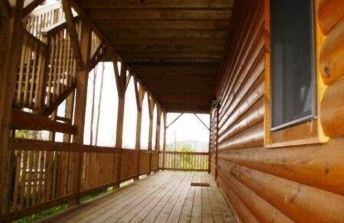Maggie Valley Cabin | Young's Smoky View 75 Range Drive (Hot Tub) in MAGGIE VALLEY