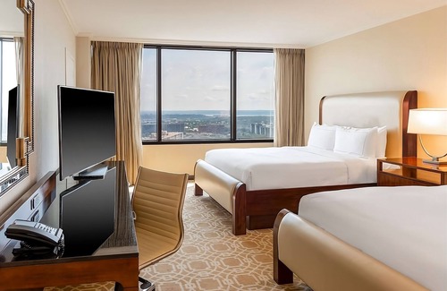 Alexandria West Hotel | Your Alexandria Escape! 4 Relaxing Units, Outdoor and Indoor Pool, Pets Allowed!