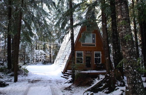 Enumclaw Cabin | Your Base Camp for a trip to Crystal Mountain or Mount Rainier = Winter & Summer