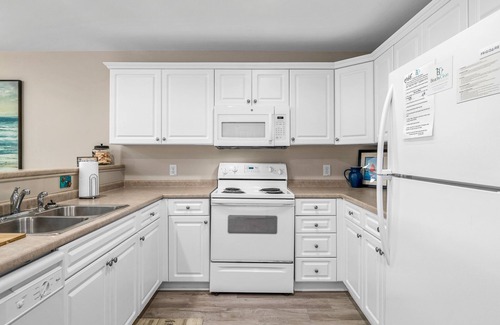 Long Beach Condo | Your beach paradise awaits. Sun, sand and serenity.