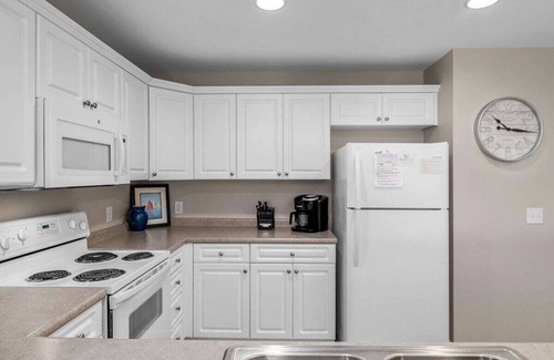 Long Beach Condo | Your beach paradise awaits. Sun, sand and serenity.