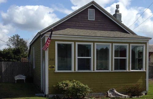 Long Beach Cabin | Your Cabin at the Beach - Vintage Long Beach Cabin
