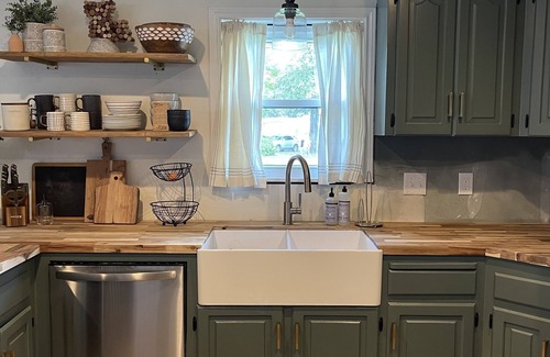 Lafayette House | Your Cajun Adventure Starts Here!