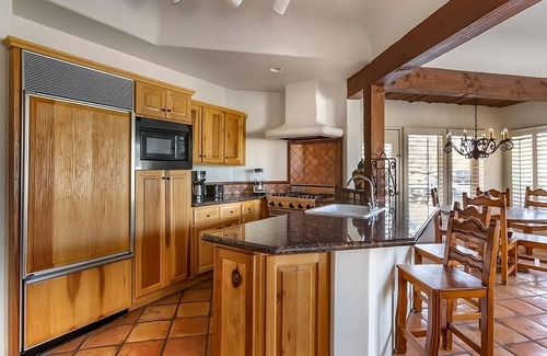 Cave Creek Hotel | Your Cave Creek Retreat! Swimming Pool, Free Parking, Full Kitchen!