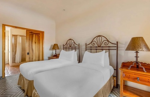 Cave Creek Hotel | Your Cave Creek Retreat! Swimming Pool, Free Parking, Full Kitchen!