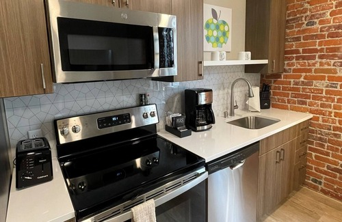 Riverside Apartment | Your Central 1 Bed Travel Apartment Awaits in Downtown Spokane
