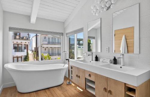 The Strand House | Your Coastal Getaway in Manhattan Beach Awaits