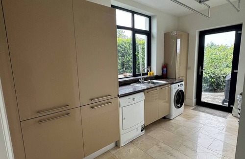 Oranmore House | Your Coastal Paradise Awaits