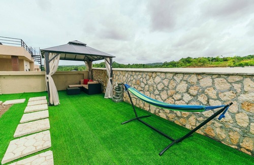 New Buckfield House | Your cool oasis home away from home. Breath taking views for relaxation