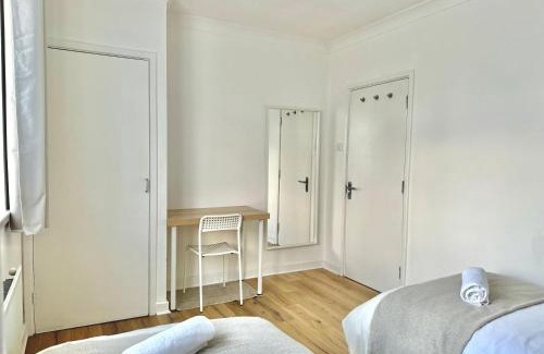 Canning Town Apartment | Your Cosy Get-away 5 minutes from Canning Town Station, near ExCel & O2