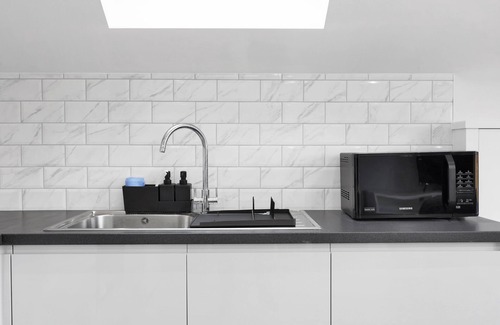 Forest Gate Apartment | Your Cosy Stay Modern 2 Double Bedroom Flat Fully Furnished - 5 Mins walk to Stn
