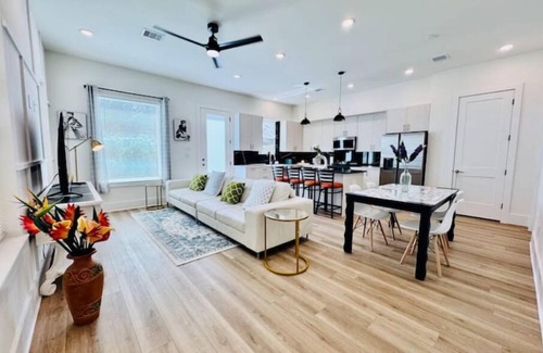North Houston House | Your cozy spacious home awaits