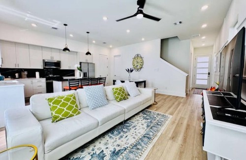 North Houston House | Your cozy spacious home awaits