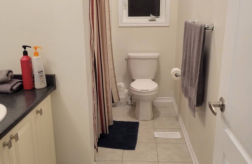 Thorold House | Your Cozy Staycation is a click Away!