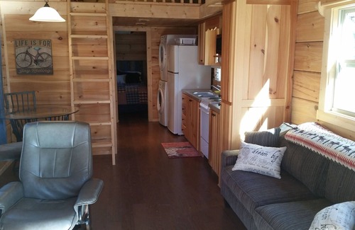 Cherokee Cabin | Your dog wants this cabin! Large yard, Close to Casino & tubing. NO crazy hills!