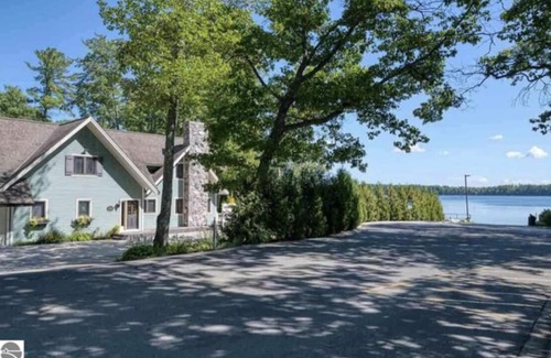 Traverse City House | Your Dream Family Getaway at a Lakehouse on Long Lake in Traverse City!
