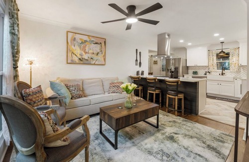 Roswell House | Your Dream Getaway is Only Minutes Away From Historic Roswell!