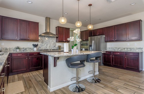 Elk Grove House | Your dream house with a Hot tub!