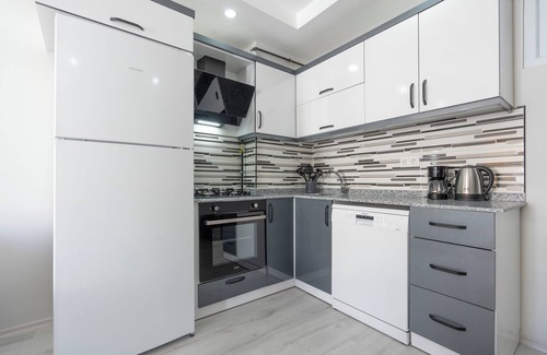 Antalya City Centre Apartment | Your Ethnic Stay Awaits: 2 Bed- Cozy, Cultural and Central!