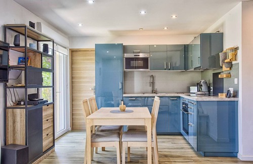 Merville-Franceville-Plage Apartment | Your Peaceful Retreat in Merville near the Sea