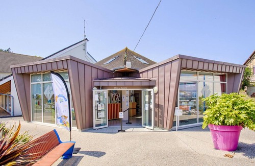 Merville-Franceville-Plage Apartment | Your Peaceful Retreat in Merville near the Sea