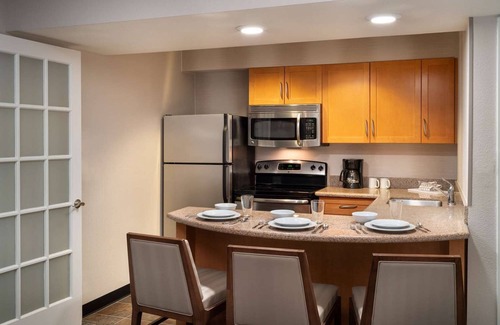Tempe Apartment | Your Gateway to Arizona Adventures! Swimming Pool, Free Breakfast, Pets Allowed!