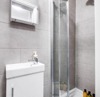 Hendon Apartment | Your Gig Base - Perfect for 2, Tube 10min, London Fashion Week, Free Parking