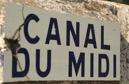 Villepinte Boat Rental | Your guest cabin in a luxury barge on the Canal du Midi
