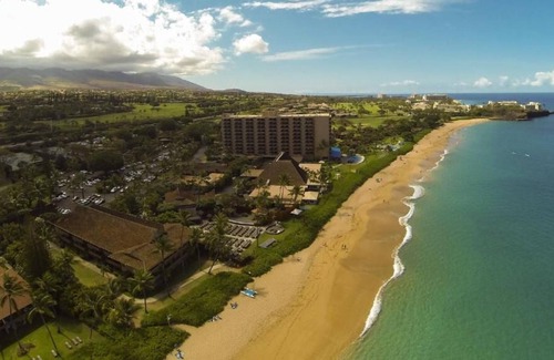 Kaanapali House | Your Hawaiian Adventure Awaits! 2 Relaxing Units, Water Activities, Parking!