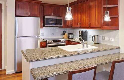 Waikiki Resort | Your Hawaiian Escape Awaits – The Grand Waikikian - 2 Bedroom Partial Ocean View