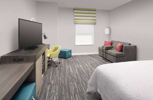 Seybold Hotel | Your Hideaway Miami! Outdoor Pool, Free Breakfast, Pets Allowed!