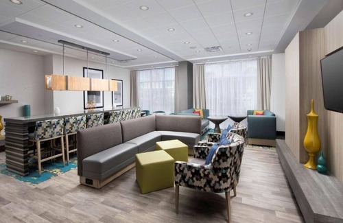 Seybold Hotel | Your Hideaway Miami! Outdoor Pool, Free Breakfast, Pets Allowed!