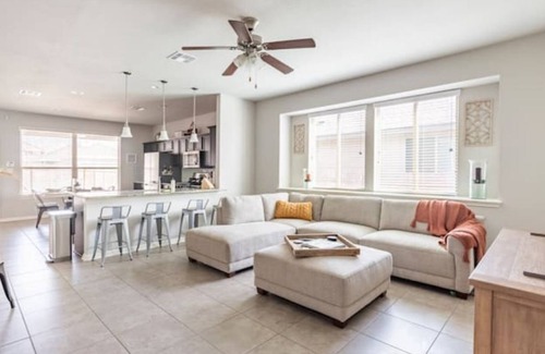Kyle House | Your high-tech home away from home