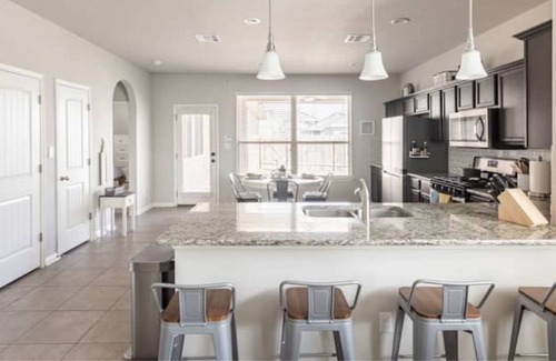 Kyle House | Your high-tech home away from home