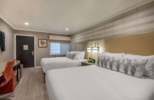 Southeast Torrance Hotel | Your Home Away From Home! 2 Gorgeous Rooms, Courtyard w/Fire Pits, Parking!