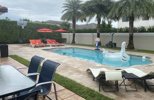 Miami Lakes House | Your home away from home