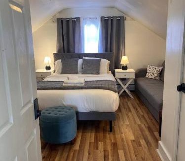 Hyde Square Apartment | Your Home Away from Home - Jamaica Plain, Boston