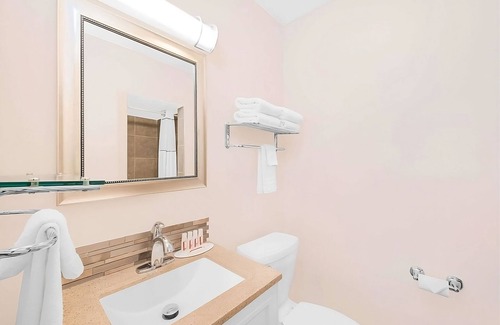 Pecos Hotel | Your Home Away from Home in Pecos! Complimentary Breakfast and Airport Shuttle!