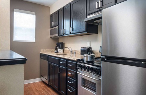 Renton Resort | Your Home Away From Home! 3 Relaxing Units, Near Westfield Southcenter