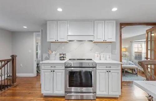 Farmington House | Your home away from home in downtown, historic Farmington!