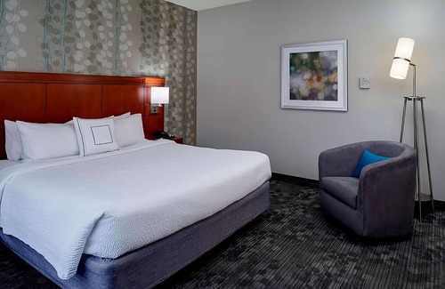 Waldron Hotel | Your Home Away From Home! Pet-Friendly Property in Kansas City, Indoor Pool!