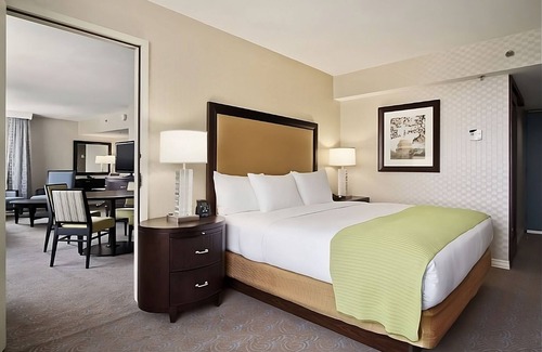 Dupont Circle Hotel | Your Home Away From Home! Pets Allowed, Outdoor Swimming Pool!