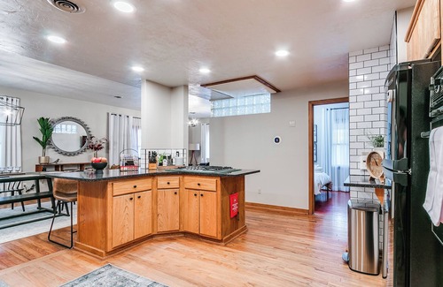 Norman House | yOUr Home Base - Close to OU & Downtown - Unbeatable Location
