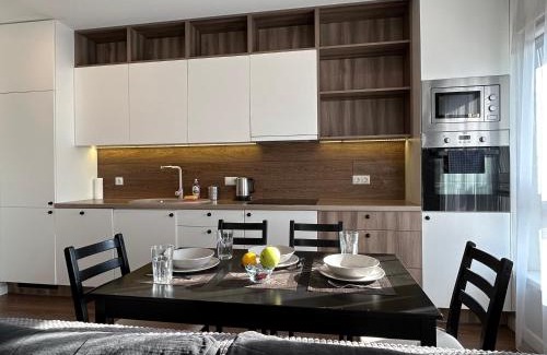 Snipiskes Apartment | Your home - Spacious Apartment in City Center, with Balcony & Self Check-in