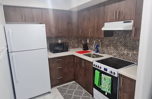 Niagara Falls House | YOUR home @ the FALLS - 10 mins from the FALLS n5 mins from plazas & mall