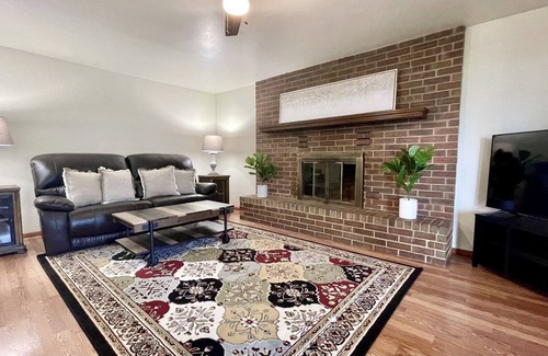 Artesia House | Your Homestead away from Home! Family Friendly - Cozy & Convenient