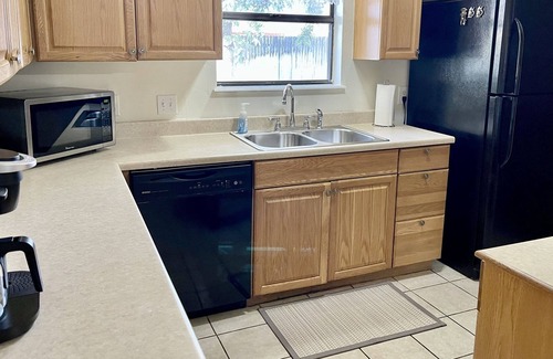 Artesia House | Your Homestead away from Home! Family Friendly - Cozy & Convenient
